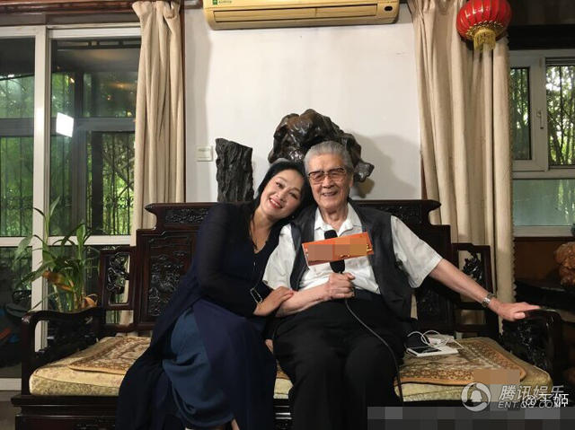 组图:王姬看望90岁“姜子牙” 忆35年师生情_娱乐_腾讯网