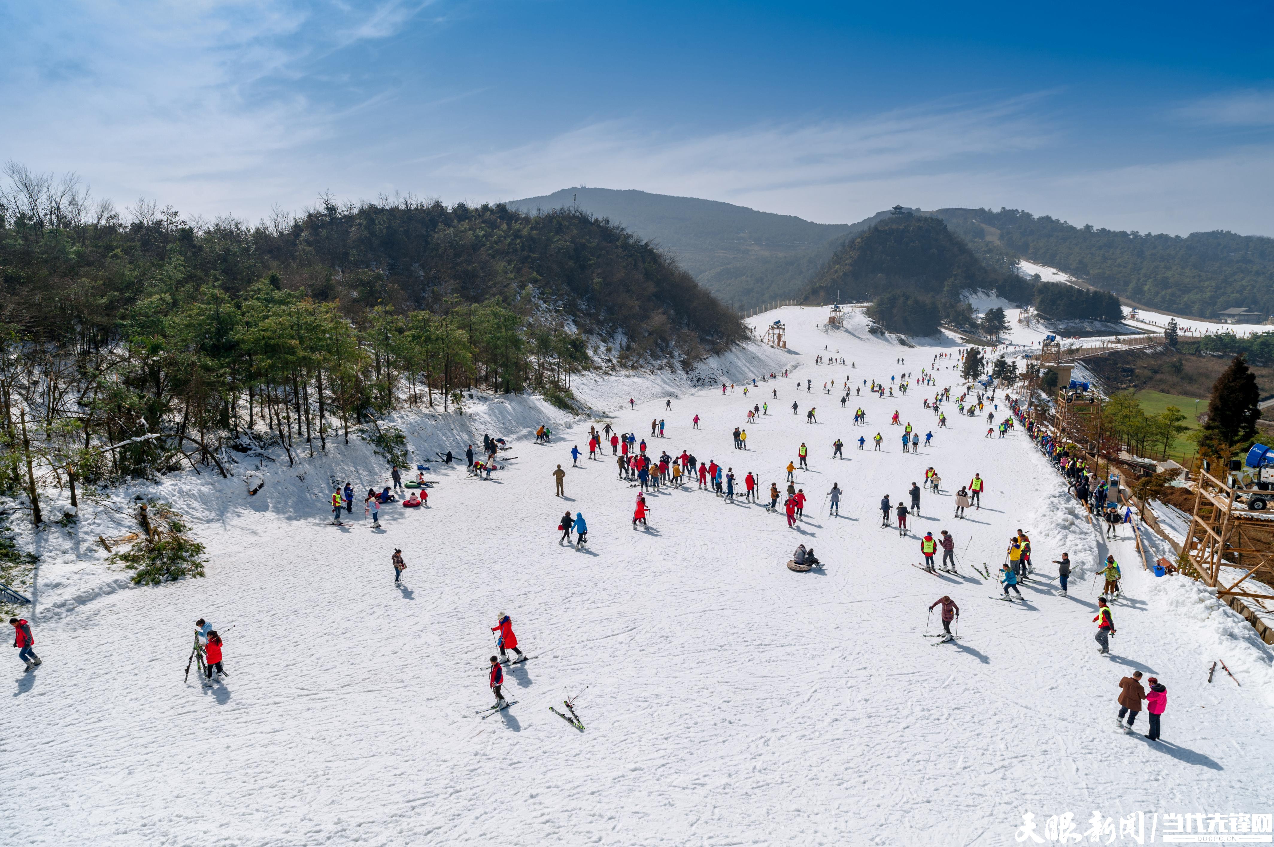 滑雪開板 溫泉熱浴｜冰火相融點燃冬季旅遊市場