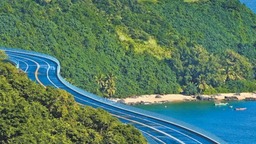 海南環島旅遊公路：椰風海韻兩千里 串珠成鏈一路通