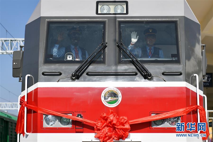 中国建设的非洲首条电气化铁路正式通车