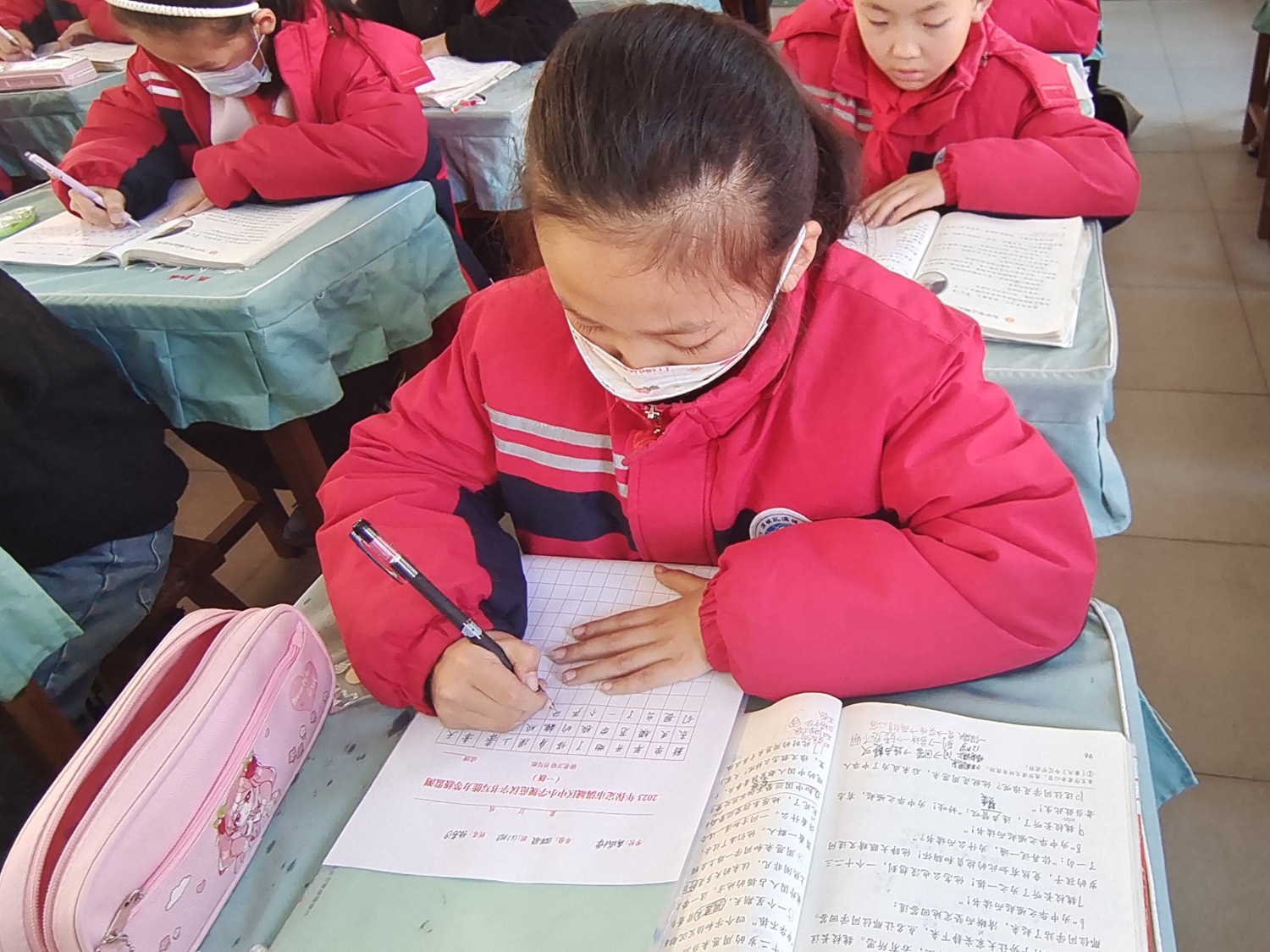 保定市满城区：显书写之功 展文字之美_fororder_满城区规范汉字书写活动现场 摄影 康小江