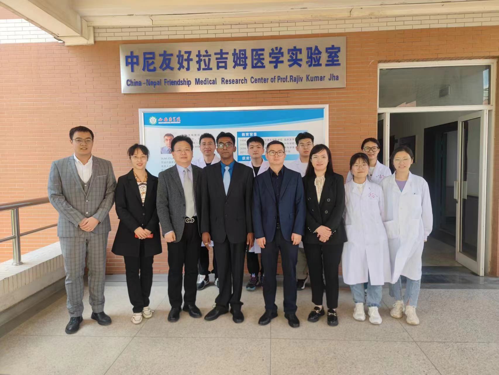 资讯有故事︱尼泊尔医学专家拉吉姆：要让中尼交流上升到“8848.86米”