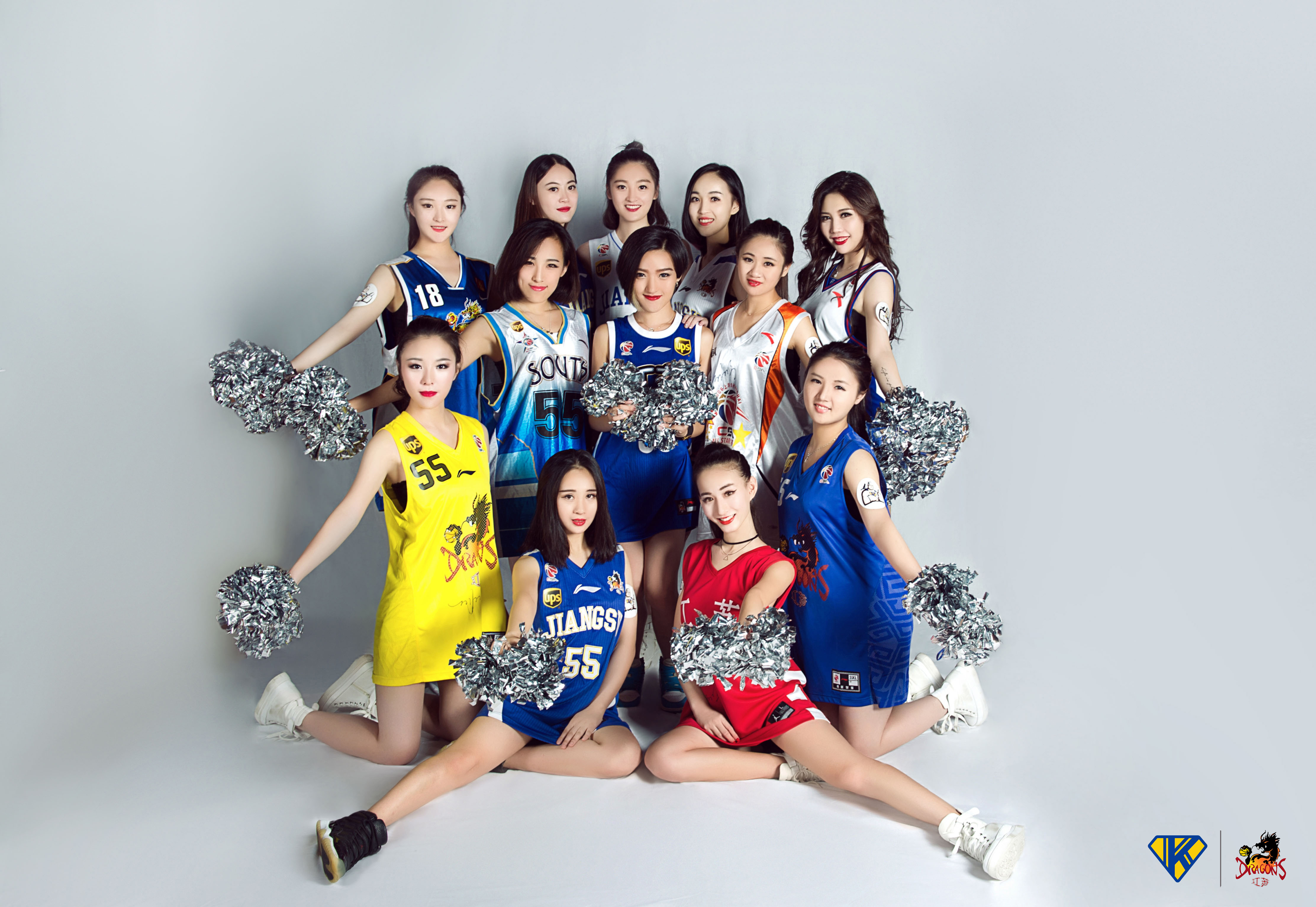 够花!美女披胡雪峰球衣 宣布36岁老兵不退役