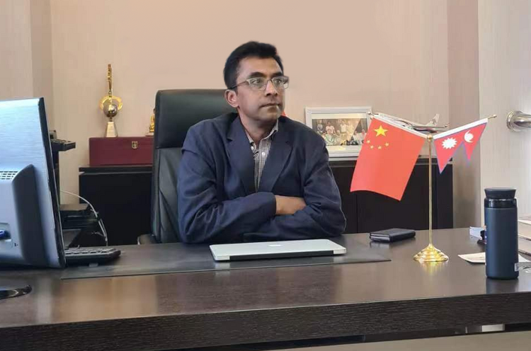 资讯有故事︱尼泊尔医学专家拉吉姆：要让中尼交流上升到“8848.86米”