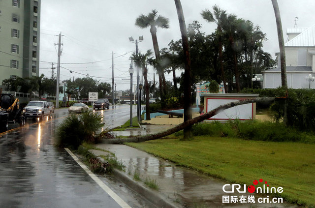 飓风"马修"重创海地正逼近美国 200万人紧急撤离
