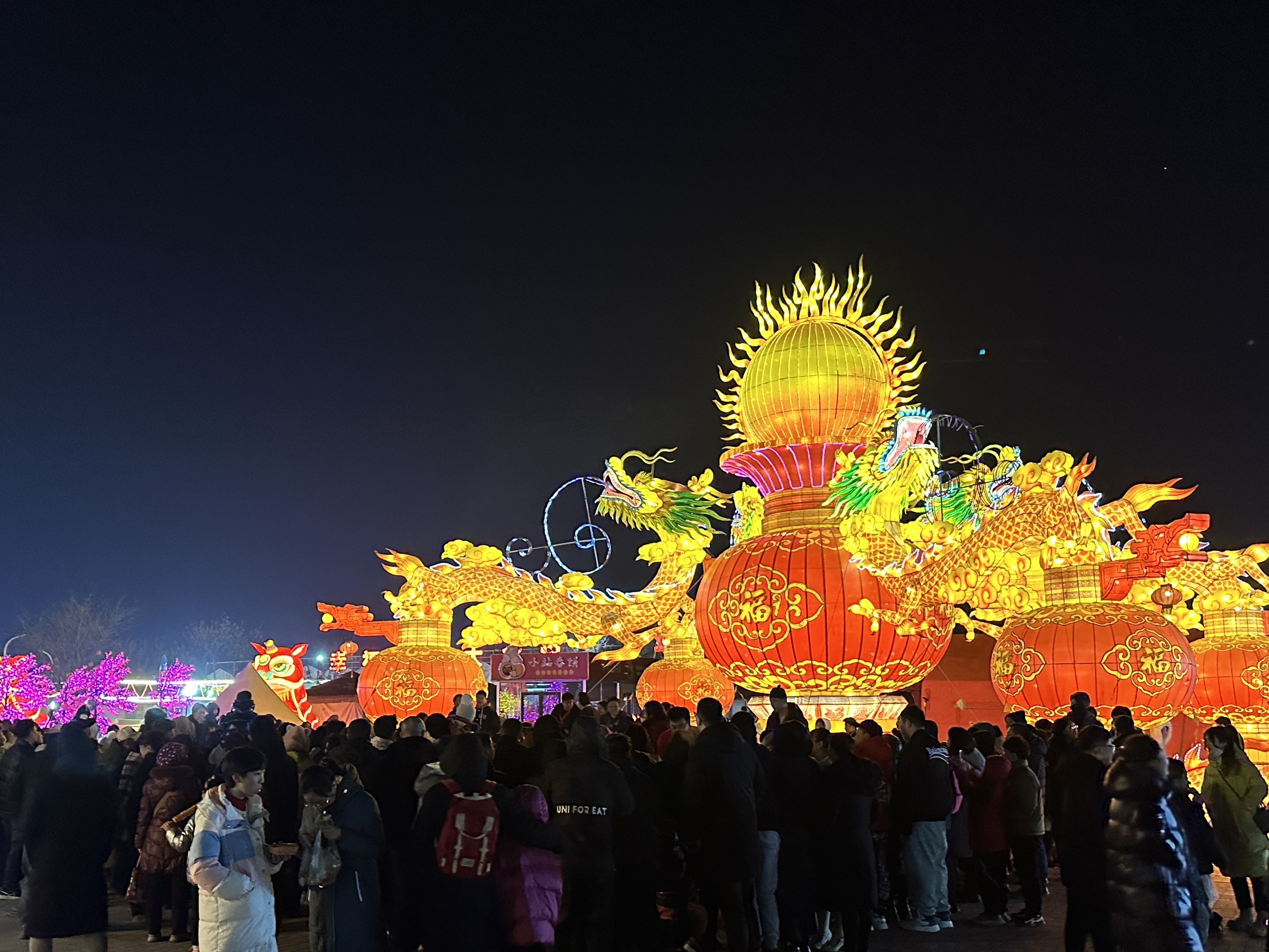 天津小站：千年非遗“打铁花” 火树银花贺新春_fororder_5