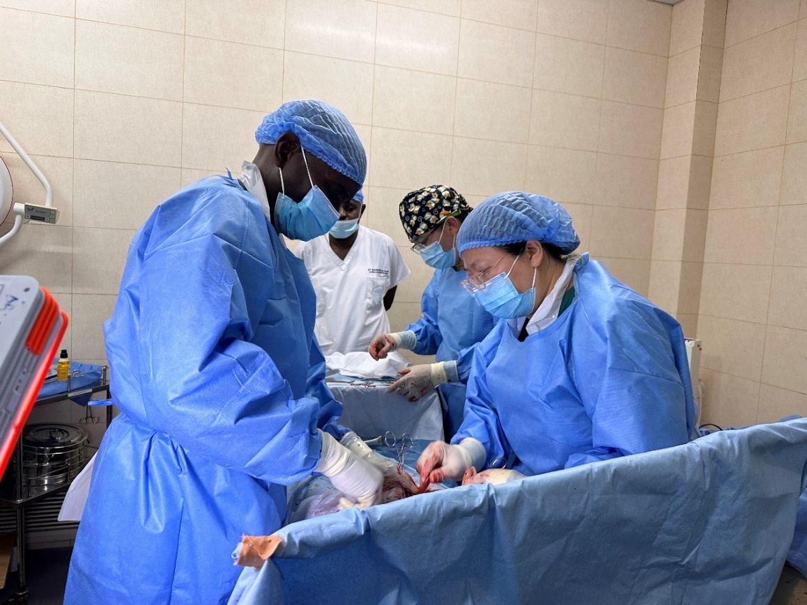 资讯有故事︱中国第30批援刚果（布）医疗队：大爱无疆中国情