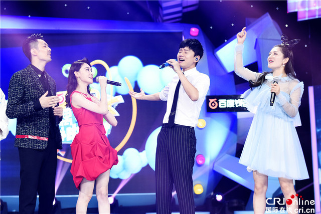 《歌神3》张杰篡位主持人谢娜认怂 两人同台赌很大