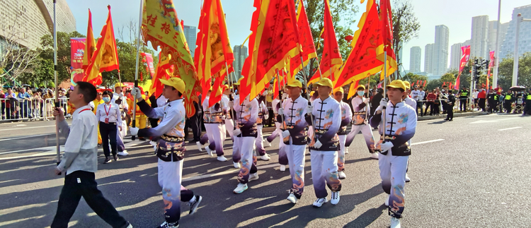 泉州市举行“龙腾东海·福满泉州”民俗踩街活动_fororder_图片10