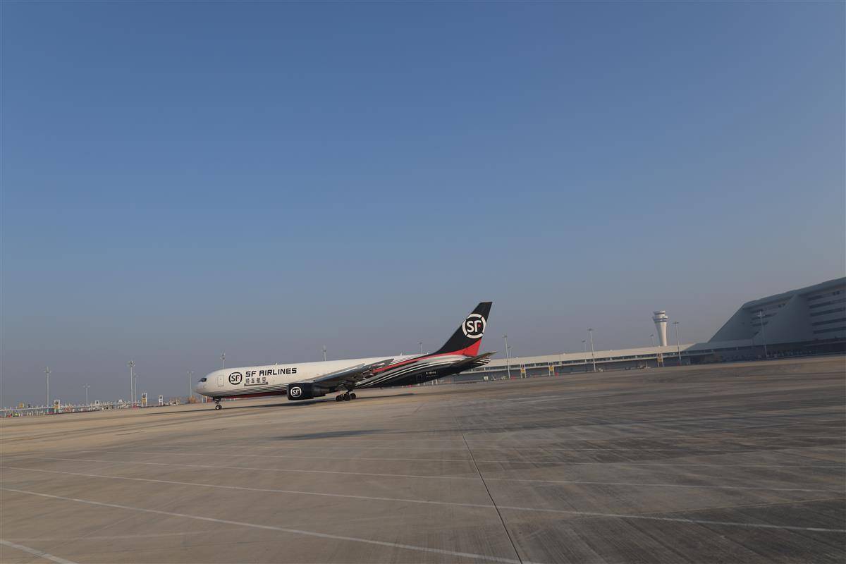 鄂州首條到“巴鐵”的國際貨運航線開通