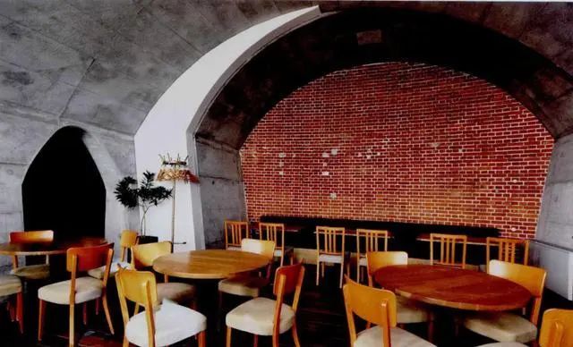 从废弃桥下空间到网红打卡地，这个国家做对了什么？