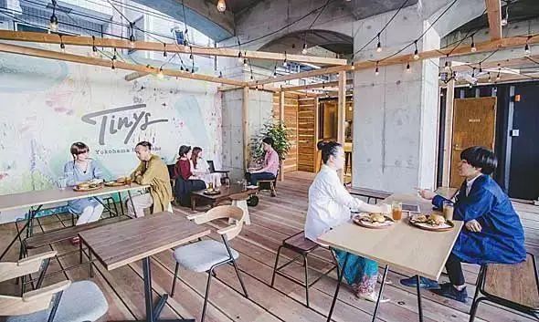 从废弃桥下空间到网红打卡地，这个国家做对了什么？