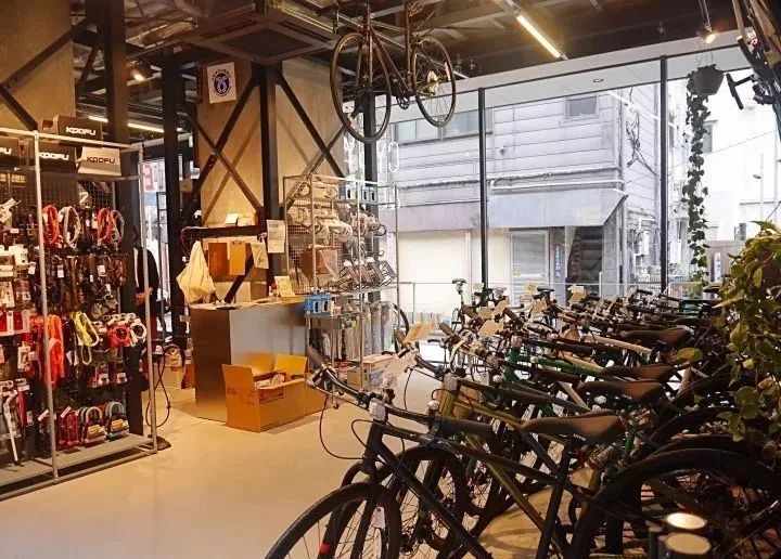 从废弃桥下空间到网红打卡地，这个国家做对了什么？