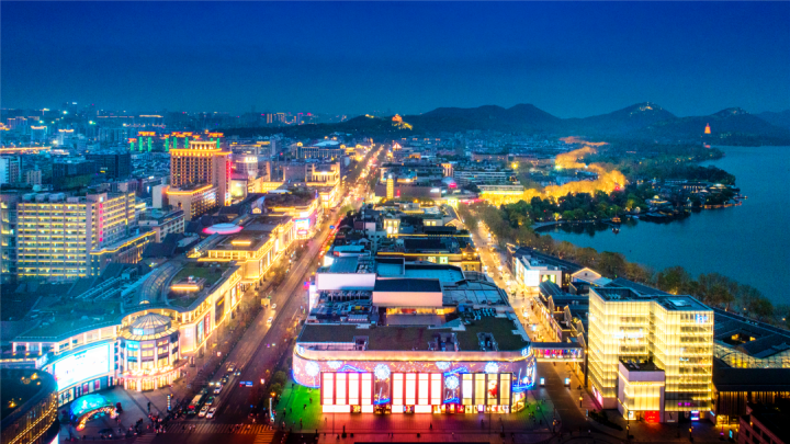 出行有了新选择！杭州这些路线有无人驾驶出租车上线_fororder_1746859278955859978_720px