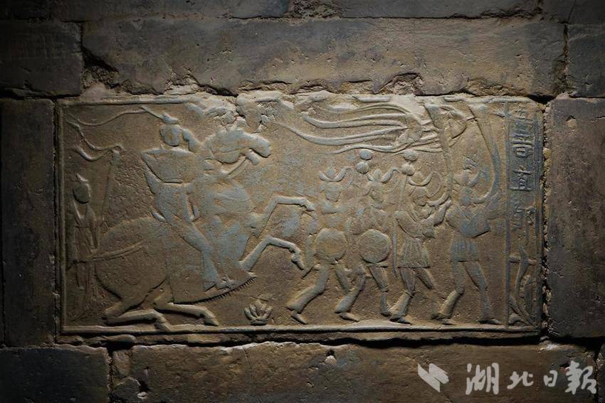 湖北首次发现！“高山流水”南朝画像砖现身襄阳