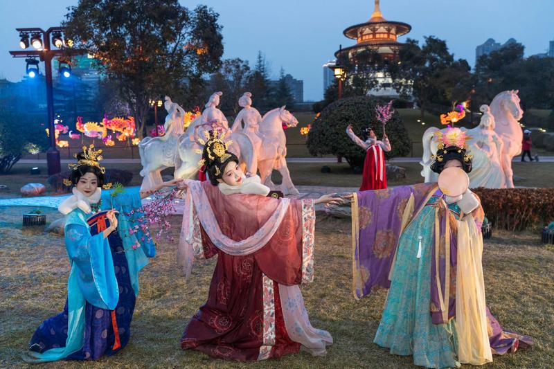 国潮正当时 汉服成顶流