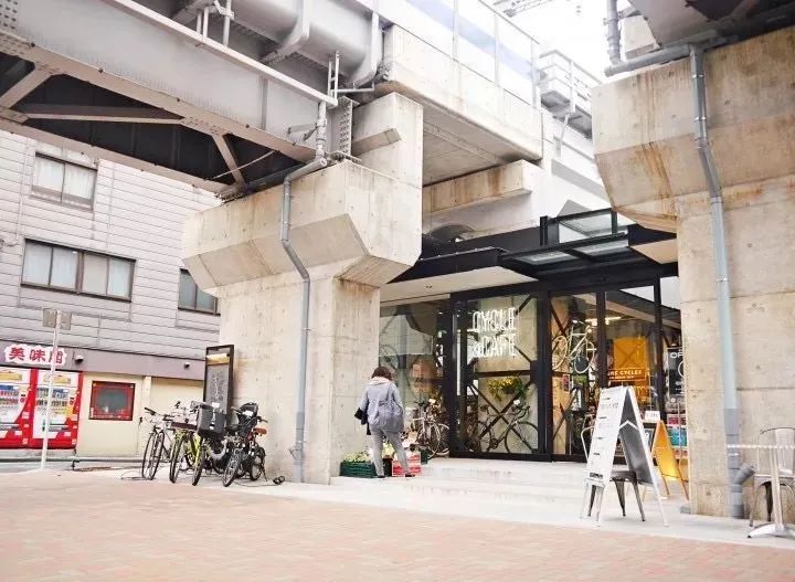 从废弃桥下空间到网红打卡地，这个国家做对了什么？