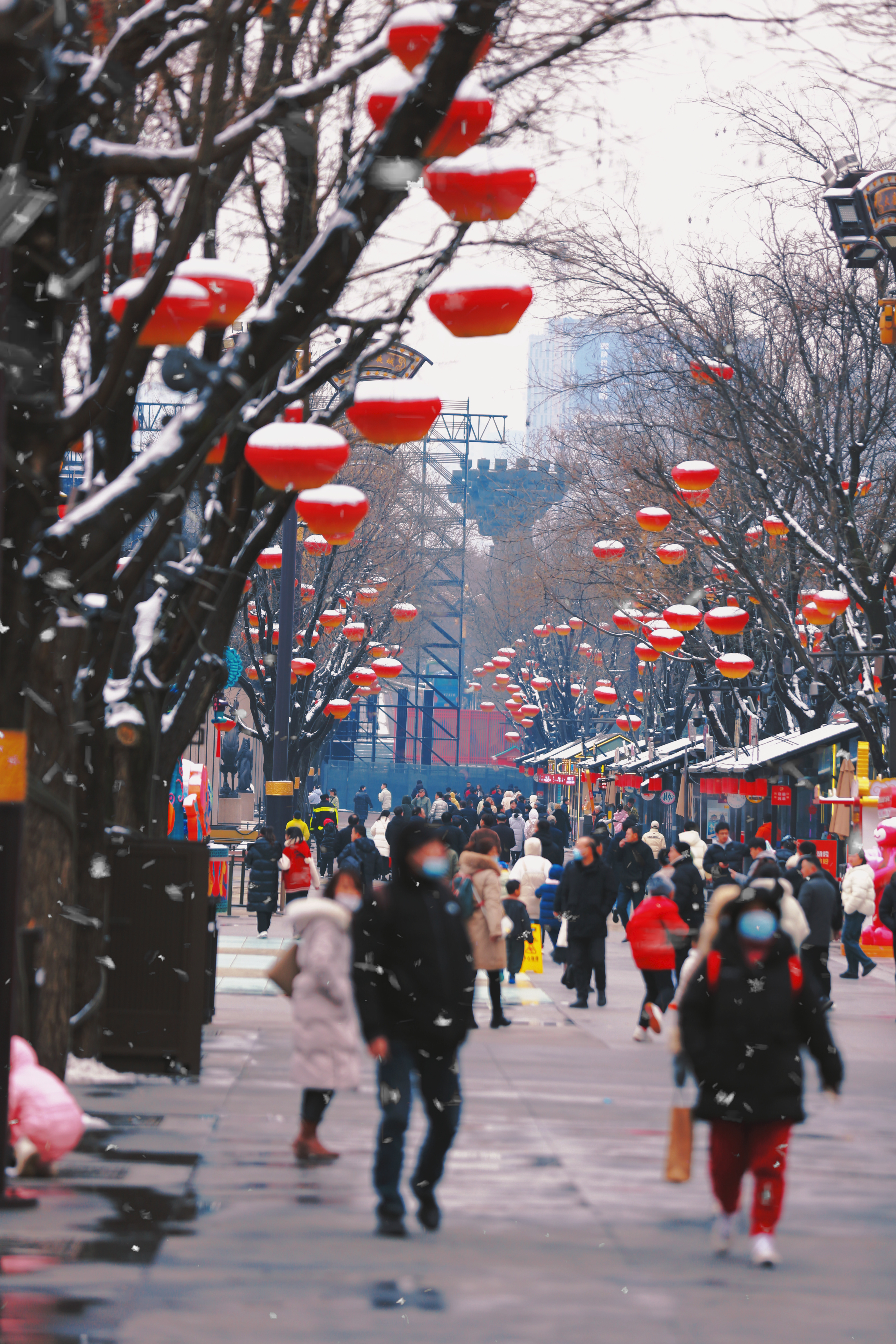 【光影里的陕西年】下雪后的西安有多美？快来“梦回大唐”_fororder_西安大唐不夜城 (1)