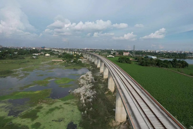 【新春走基層】中國建設者：在孟加拉國的“母親河”上創造奇跡