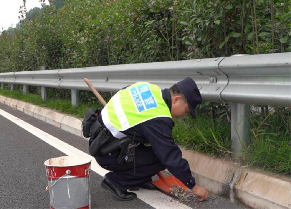 一所一警一故事丨重庆市江北区郭家沱派出所民警闵东：从警13年 始终践行为民服务公仆精神_fororder_图片1