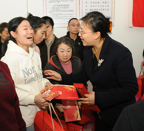 德阳：一场走访慰问展现三大“中江亮点”_fororder_走访慰问组在潮州开展慰问