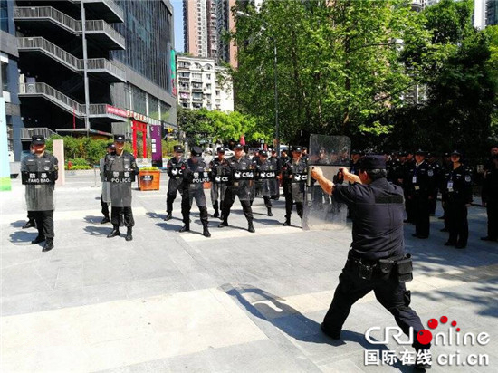 【法制安全】重庆江北：警企联动 合力护航九街治安