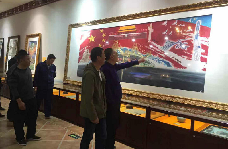 巨幅汴绣盛世中国梦亮相开封北宋官瓷艺术博物馆