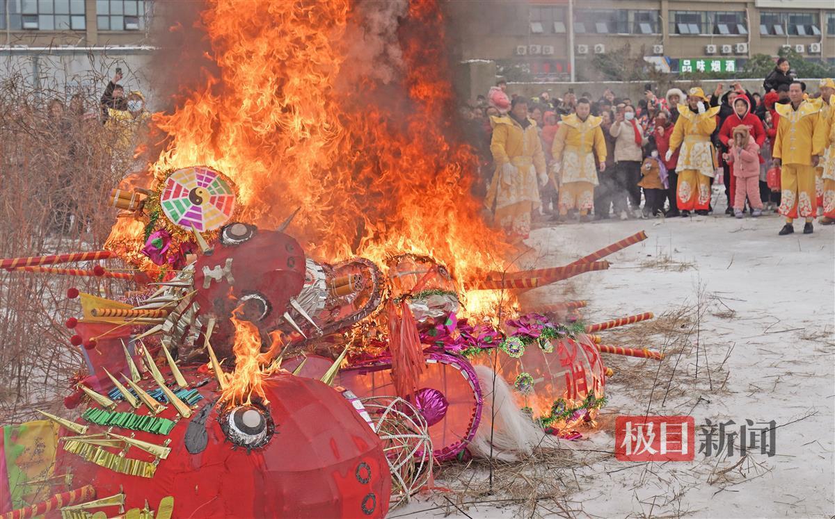 千年漢陽高龍起舞迎祥瑞