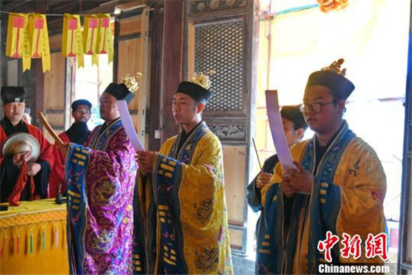 เต๋าจัดพิธีเซ่นไหว้เทพเจ้าเจินอู่ในเทศกาลวันที่ 3 เดือน 3