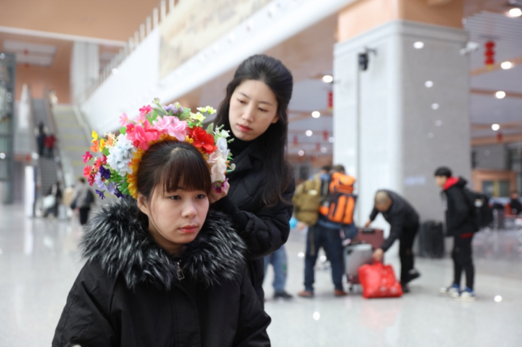 福厦高铁泉州南站：创新融合非遗文化 特色集市一应俱“泉”_fororder_图片1