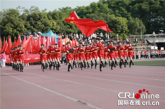 【CRI專稿 圖文】西南大學舉行第十三屆田徑運動會