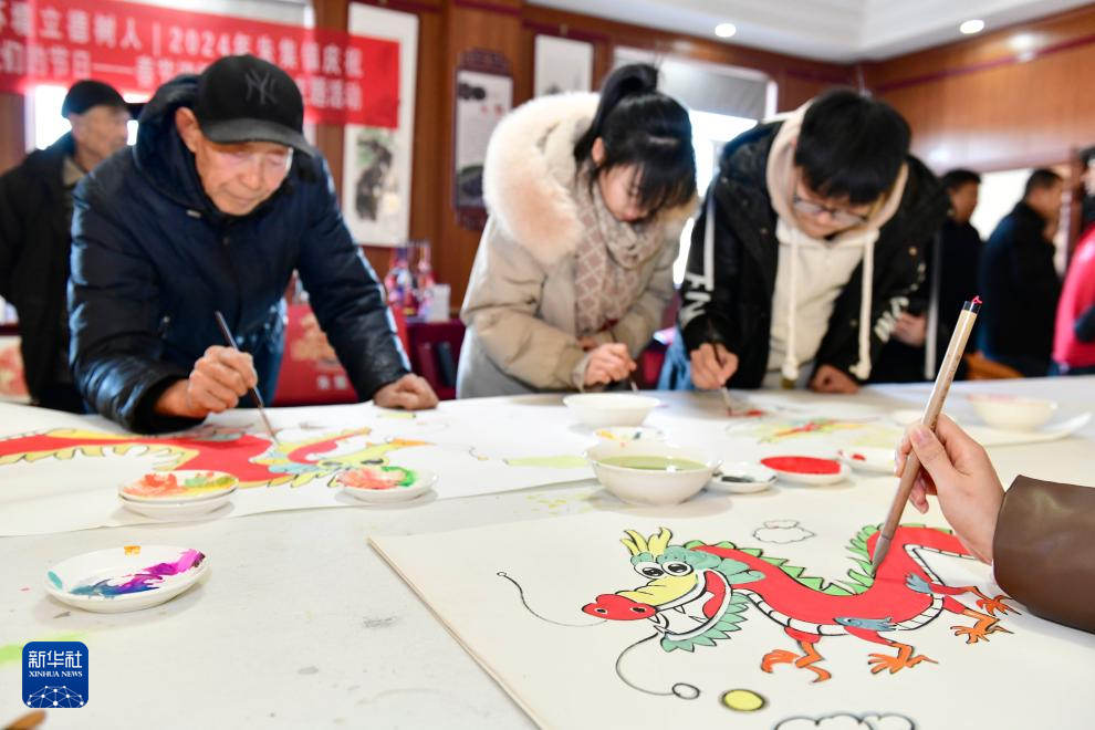 山東樂陵：創作“龍”作品 喜迎龍年春