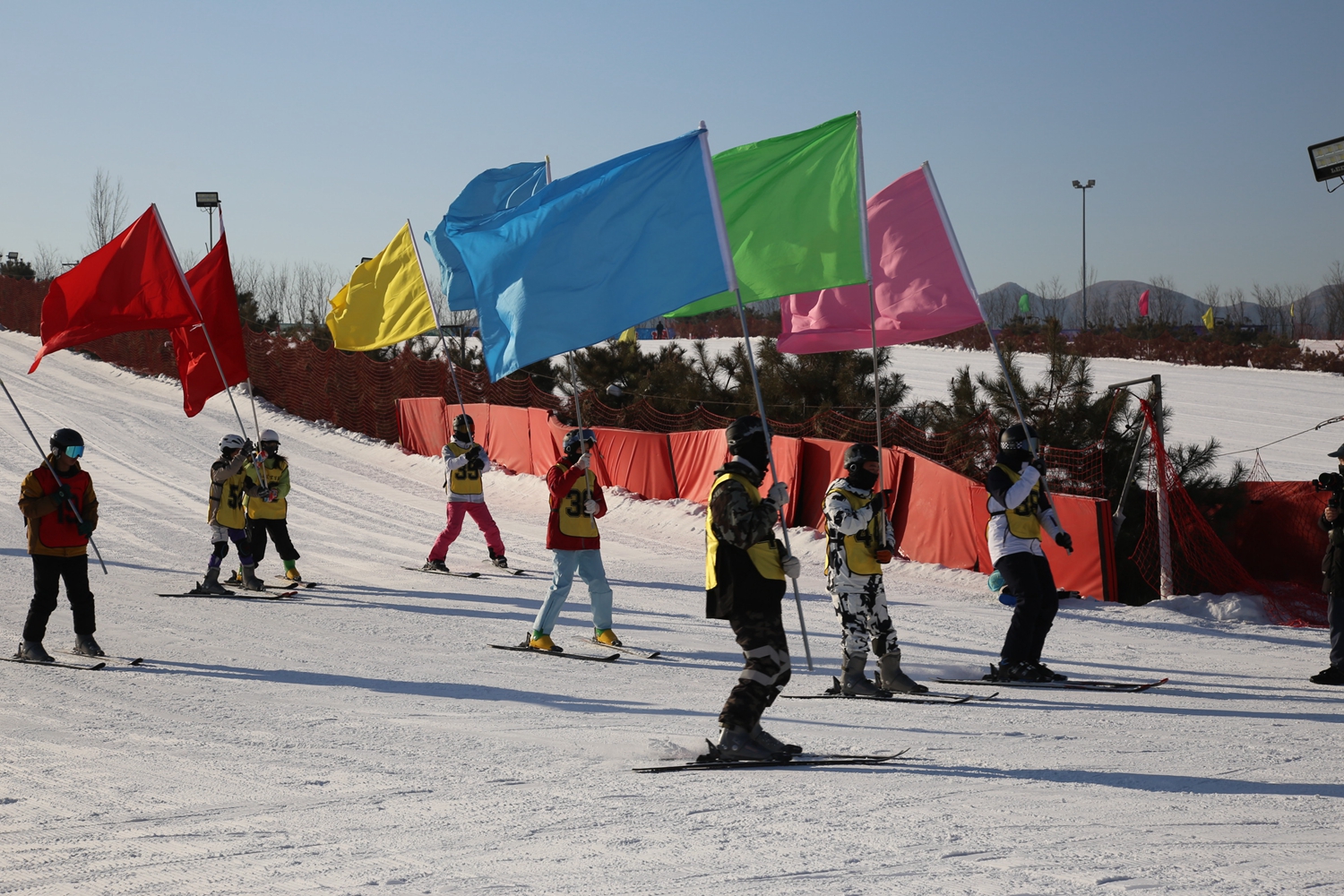 保定市满城区举办第五届冰雪运动会冰雪嘉年华活动_fororder_图为国旗护卫队 摄影 袁野.JPG