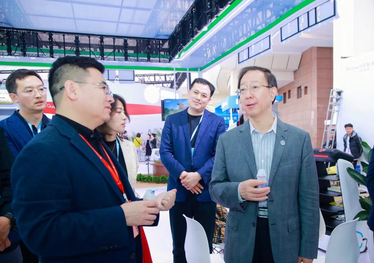 三项大奖！蒙牛科技创新硕果累累 闪耀2024年博鳌健康食品科学大会_fororder_2d99a7df5223c62385724ec5a3ddd7e5