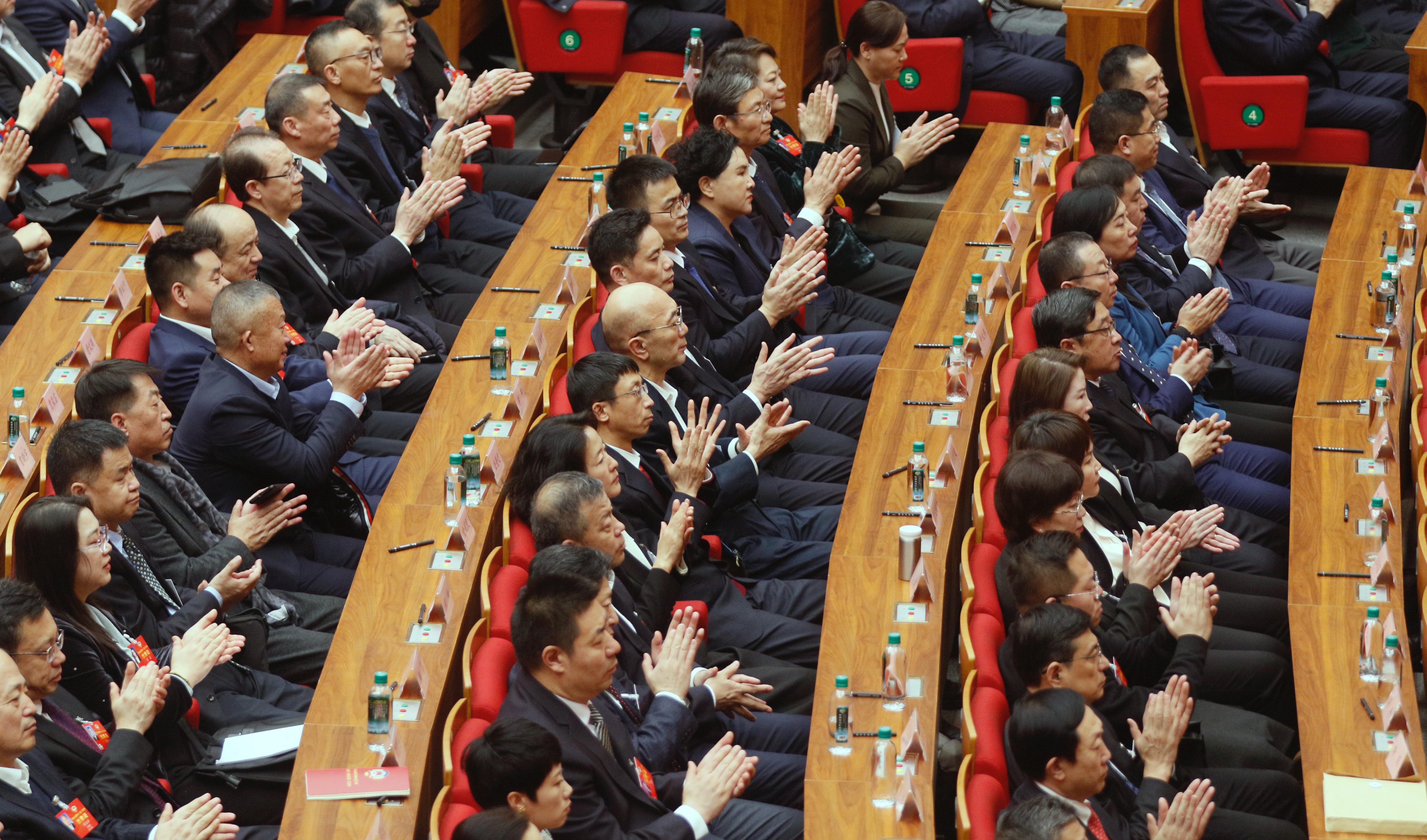 政協黑龍江省第十三屆委員會第二次會議閉幕