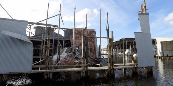 飓风“马修”在美已导致15人死亡 220万户停电