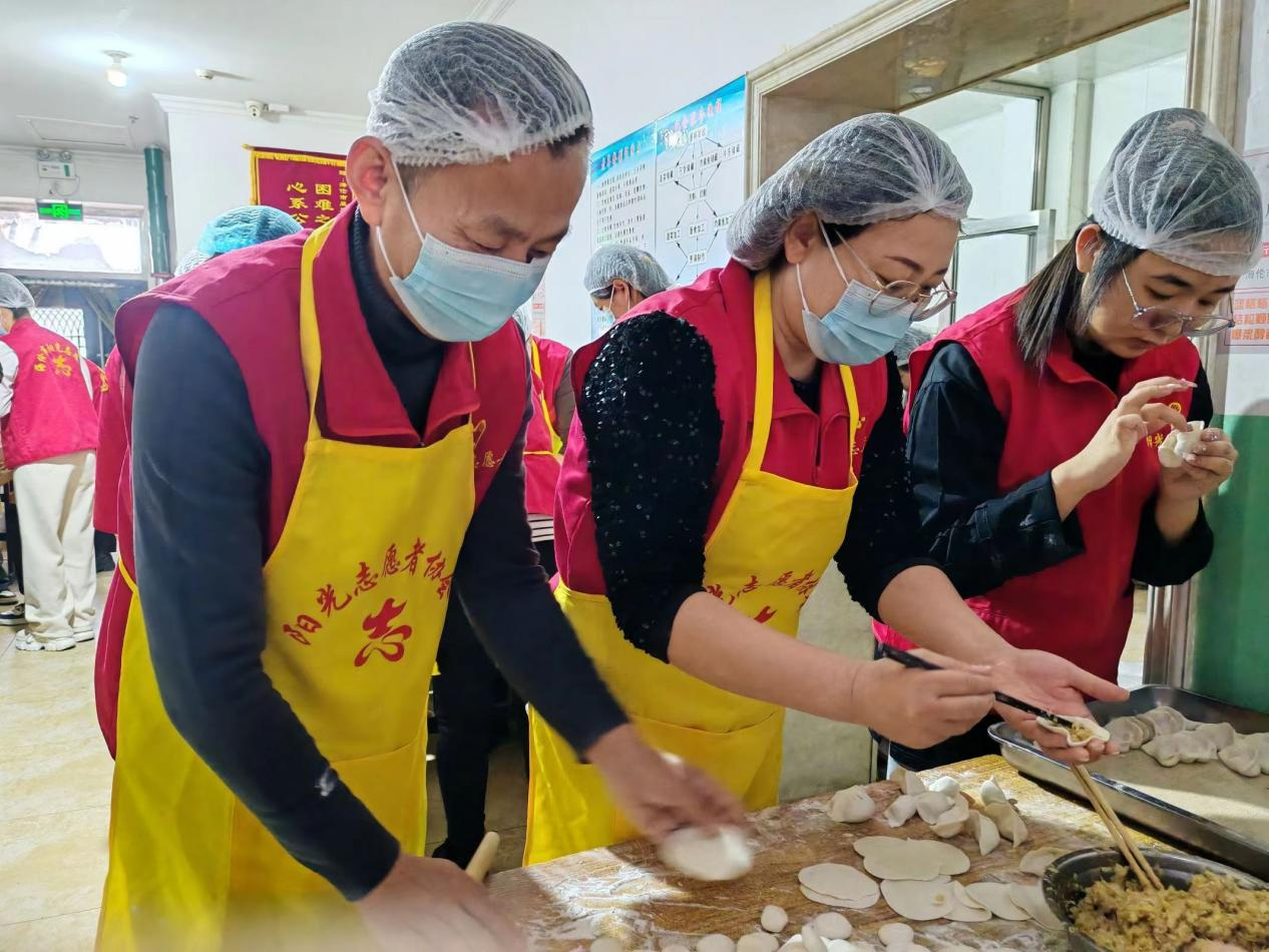 雷锋精神薪火相传|海伦市开展“敬老爱老志愿服务在行动”主题活动_fororder_图片2