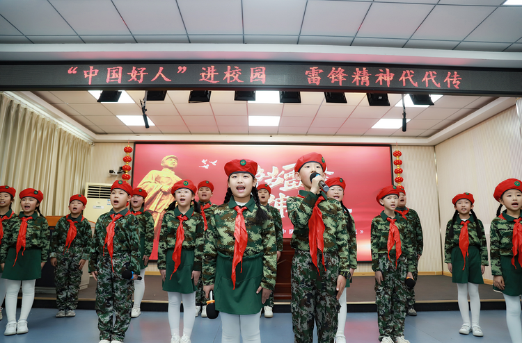 沧州运河区：“中国好人”进校园  雷锋精神代代传_fororder_图片2