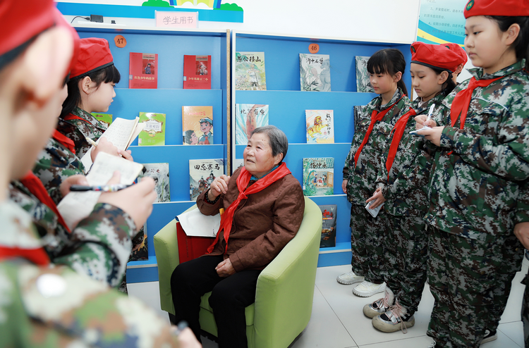 沧州运河区：“中国好人”进校园  雷锋精神代代传_fororder_图片4