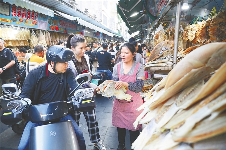 浓浓烟火气 市场聚人气_fororder_6256770_hnrbtp2_1706628821741_s