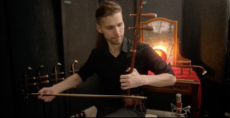 遇见丨“二胡彻底改变了我的生活”——法国二胡小哥艾略特·托多