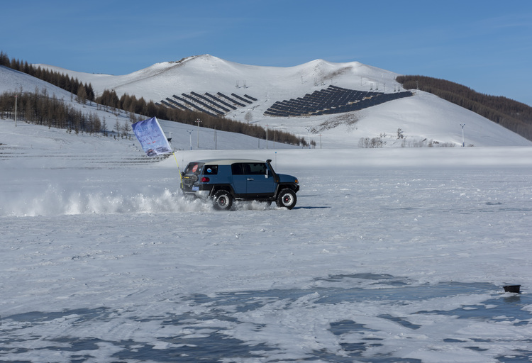 河北丰宁：让“冷资源”热起来_fororder_坝上雪地越野  拍摄张志强.JPG