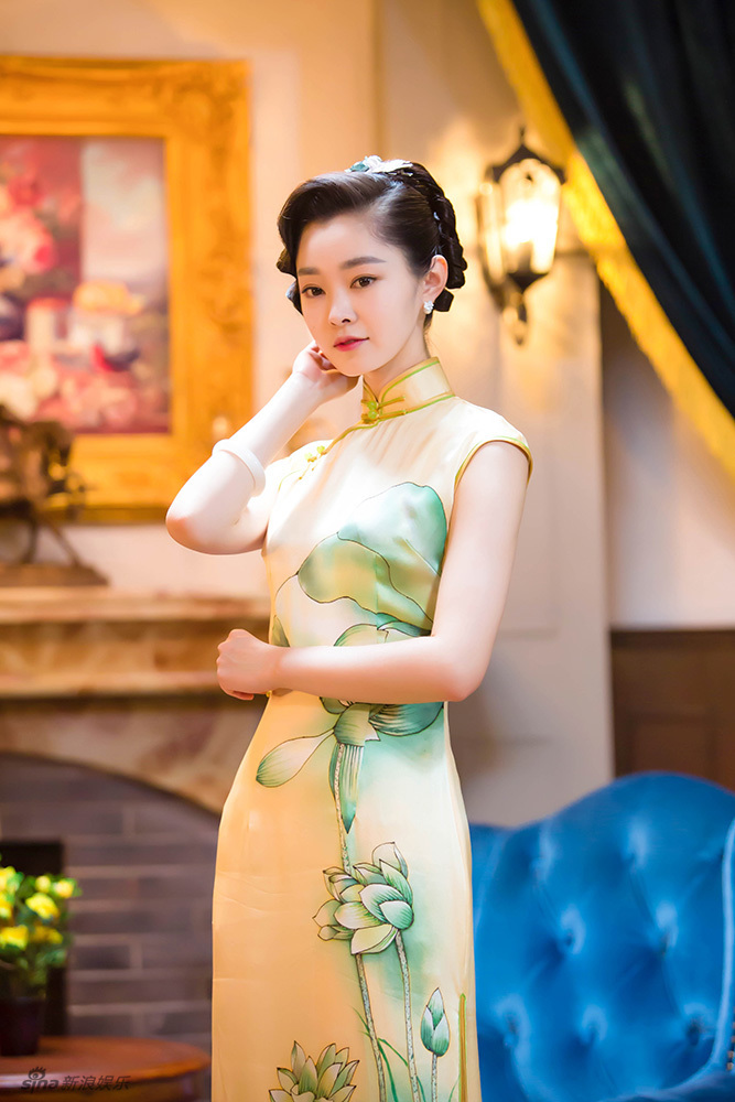 组图：宋轶旗袍诠释民国风雅 素净柔美尽显风情