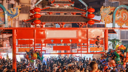 首届总督府彩灯庙会夜游活动在广西梧州开幕