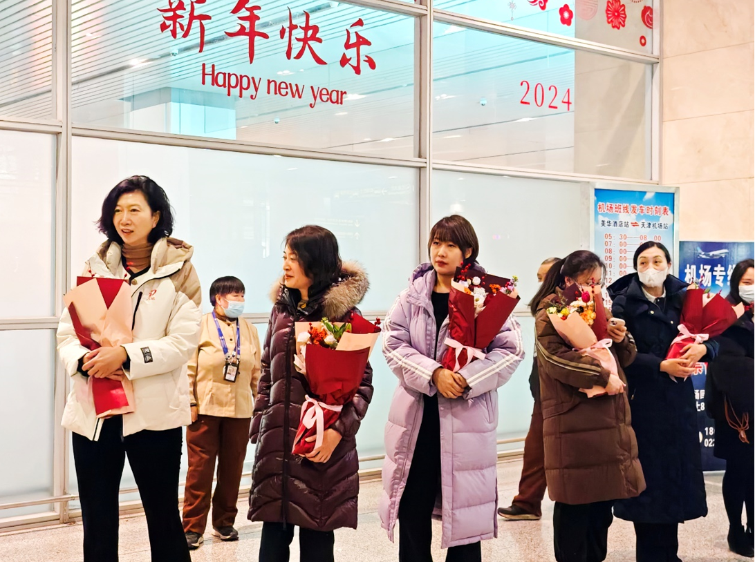 立春日迎“十六冠王”载誉抵津 天津体育繁花盛开_fororder_1