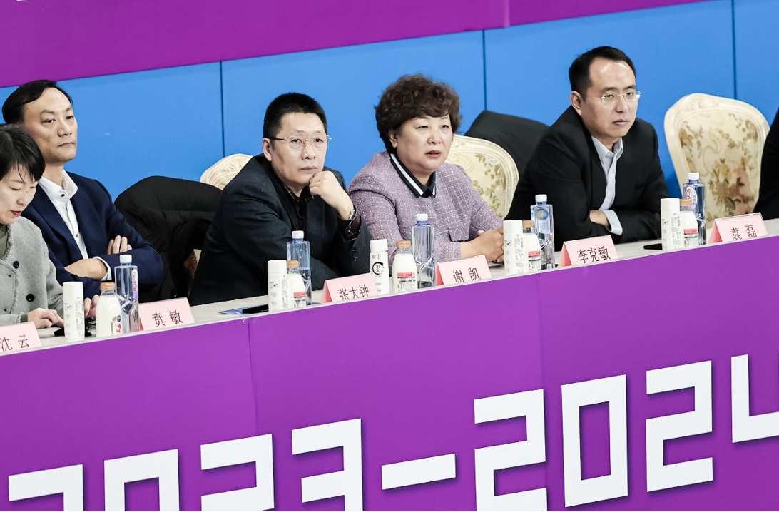 立春日迎“十六冠王”载誉抵津 天津体育繁花盛开_fororder_4