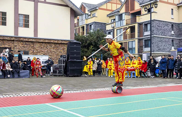 图集｜眉山市东坡区：多彩民俗迎新春_fororder_表演现场--供图--东坡区融媒体中心