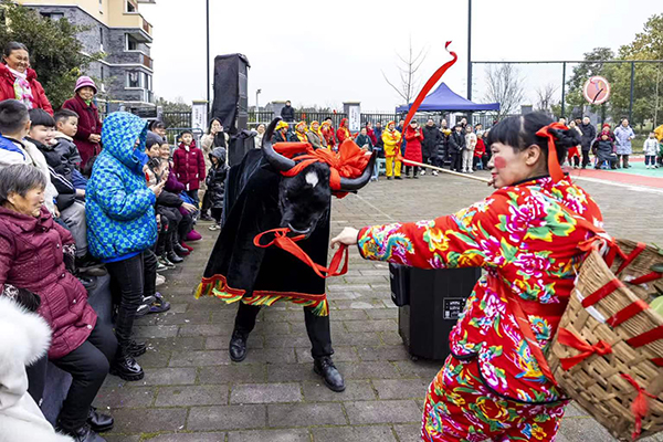 图集｜眉山市东坡区：多彩民俗迎新春_fororder_民俗表演现场8--供图--东坡区融媒体中心