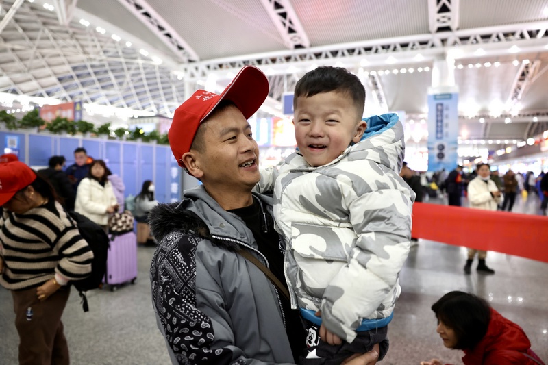 新春走基层 | “直通车”护送老乡温暖返乡