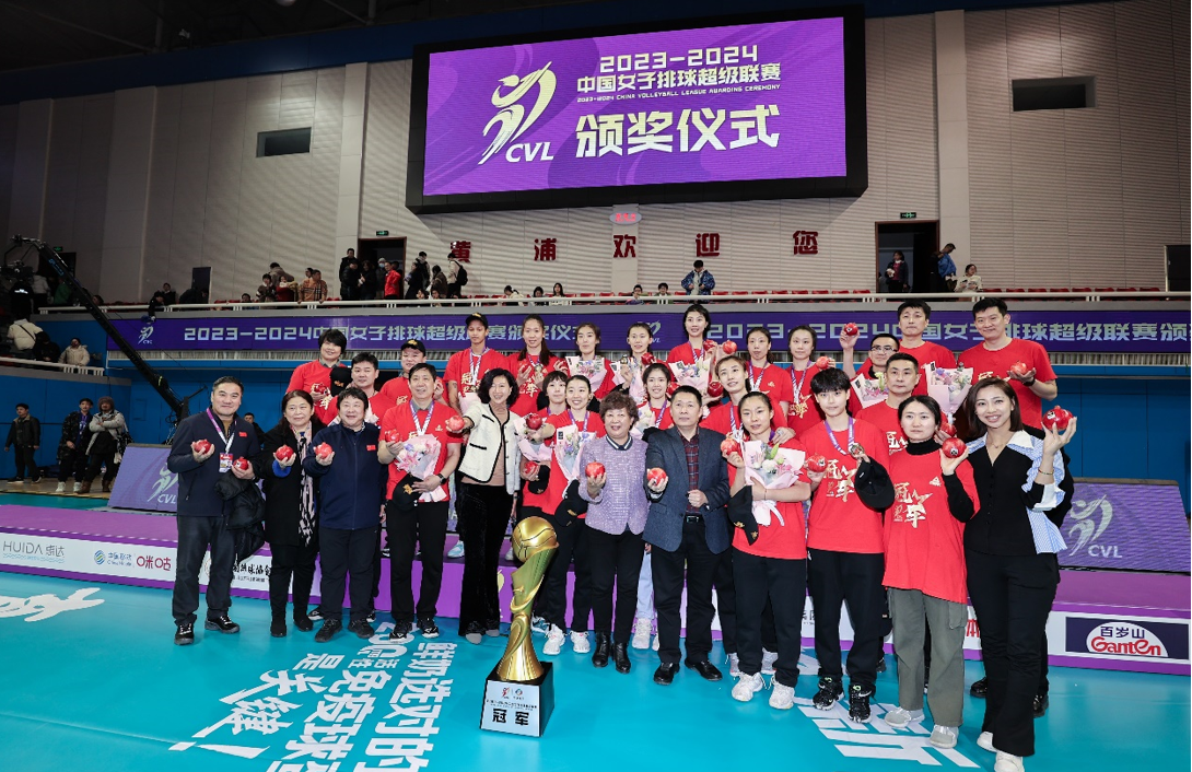 立春日迎“十六冠王”载誉抵津 天津体育繁花盛开_fororder_10